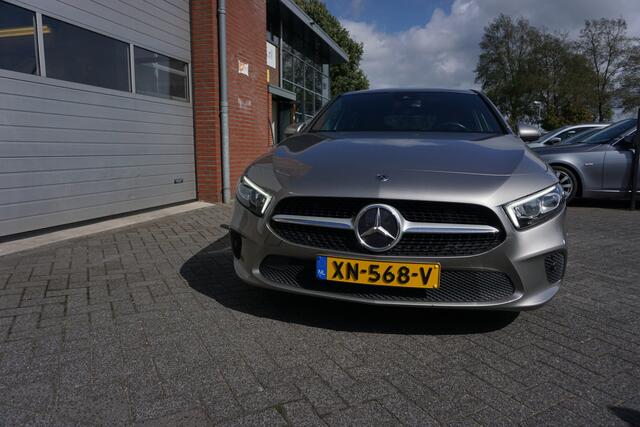 Mercedes-Benz A-KLASSE 200 164PK PREMIUM ORIGINEEL NEDERLANDS CAMERA STOELVERWARMING ANDROID-APPLECARPLAY NAVI FULL LED KEYLESS CLIMA CRUISE PDC V+A LMV BLUETOOTH ENZ...