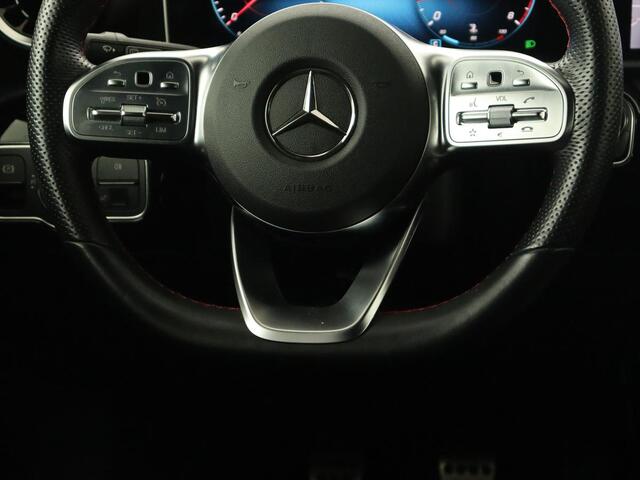 Mercedes-Benz A-KLASSE 180 Business Solution AMG | Panoramadak | Stoelverwarming | Leder/Alcantara | Navigatie | Park Assist | Camera | Widescreen | Full LED