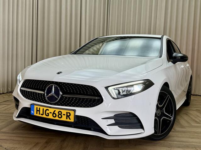 Mercedes-Benz A-KLASSE 250 *AMG* Leder/Alcantara / 225PK / Camera / Full LED / Cruise / Navigatie / 18'' LMV