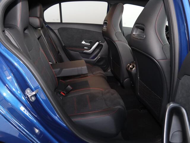 Mercedes-Benz A-KLASSE 250e Star Edition AMG Line | Panoramaschuifdak | Night | 19 inch AMG-velgen | Achteruitrijcamera