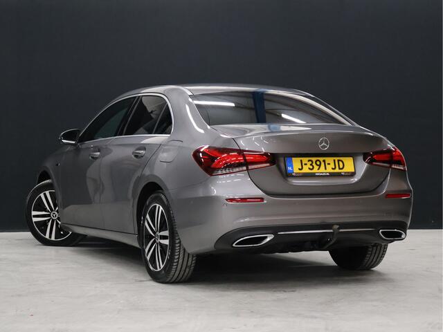 Mercedes-Benz A-KLASSE 250 e Business Solution Luxury Limited [SFEERVERLICHTING, TREKHAAK, CAMERA, PDC 360, CRUISE CONTROL, STOELVERWARMING, FLIPPERS, BLUETOOTH TELEFOON, AUTO AIRCO, NAVIGATIE, NIEUWSTAAT]