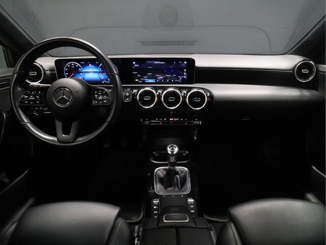 Mercedes-Benz A-KLASSE 160 Sport Business Solution [WIDESCREEN, APPLE CARPLAY, ANDROID AUTO, STOELVERWARMING, CAMERA, SPORTSTOELEN, NIEUWSTAAT]