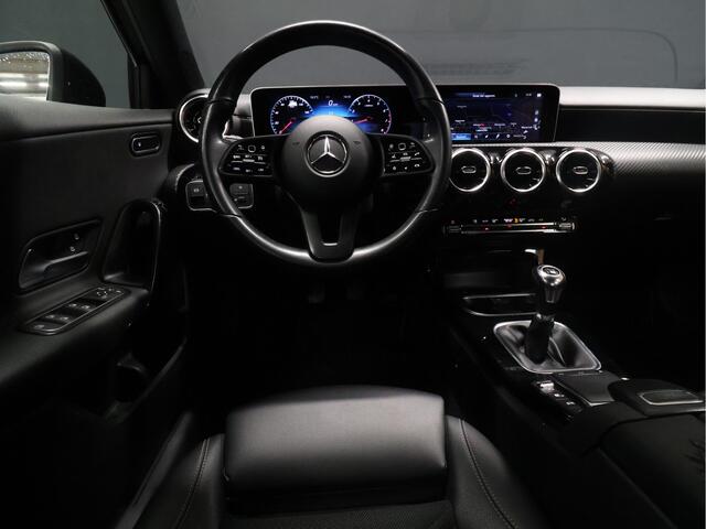 Mercedes-Benz A-KLASSE 160 Sport Business Solution [WIDESCREEN, APPLE CARPLAY, ANDROID AUTO, STOELVERWARMING, CAMERA, SPORTSTOELEN, NIEUWSTAAT]