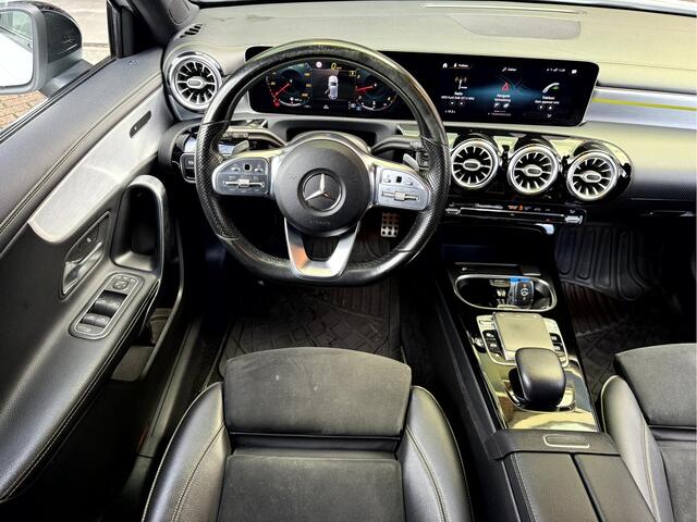 Mercedes-Benz A-KLASSE 200 Amg Line Premium Plus Panoramadak, 19'Lmv, Chameleon voorruit