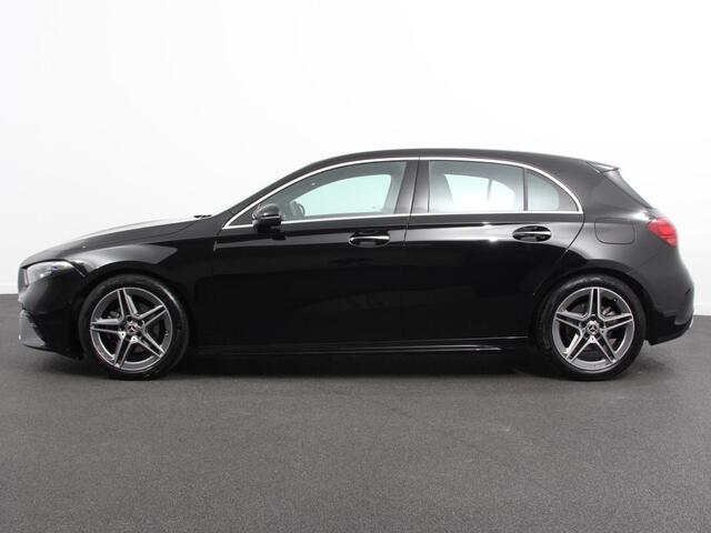 Mercedes-Benz A-KLASSE 200 Automaat AMG Line | Navigatie | Climate control | Camera | Parkeer sensoren | Half Lederen Bekleding | Led | Cruise Control adaptive | LM Velgen | Dab | Led