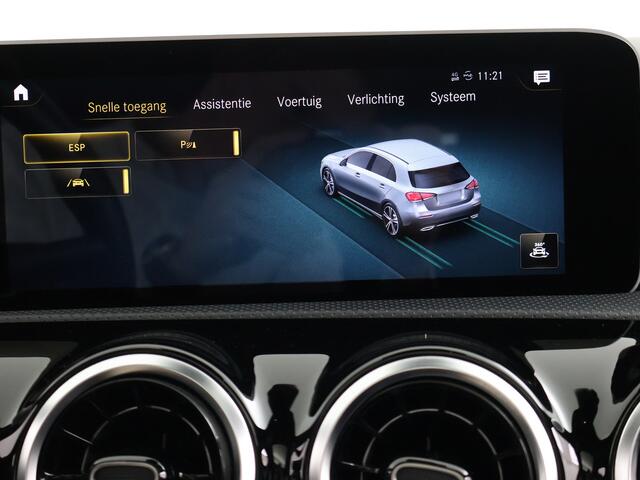 Mercedes-Benz A-KLASSE 180 Business Solution AMG | Panoramisch dak | Widescreen | AMG