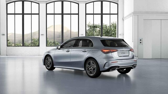 Mercedes-Benz A-KLASSE 180 Business Solution AMG | Panoramaschuifdak | Achteruitrijcamera | Nightpakket | MULTIBEAM LED | Stoelverwarming |