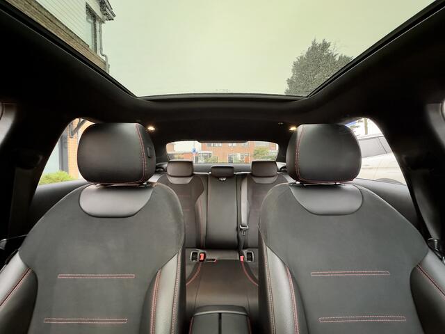 Mercedes-Benz A-KLASSE 200 AUT7 AMG-LINE PANODAK LEDER NAVI CAMERA VIRTUAL-DASH LED LMV-AMG PDC