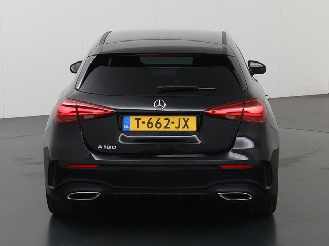 Mercedes-Benz A-KLASSE 180 AMG Line | Burmester | Multibeam | Night pakket |