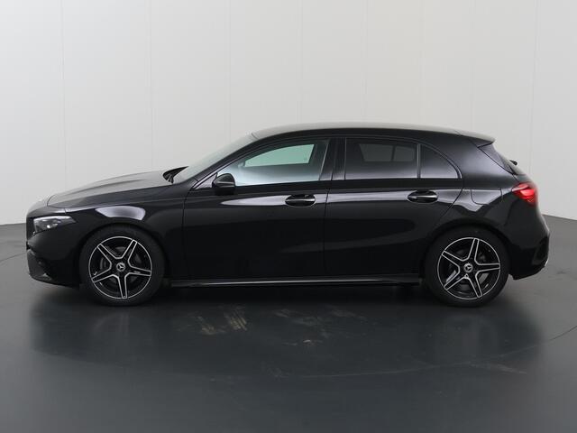 Mercedes-Benz A-KLASSE 180 AMG Line | Burmester | Multibeam | Night pakket |
