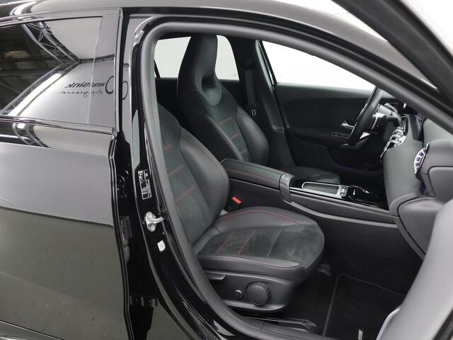 Mercedes-Benz A-KLASSE 180 AMG Line | Burmester | Multibeam | Night pakket |