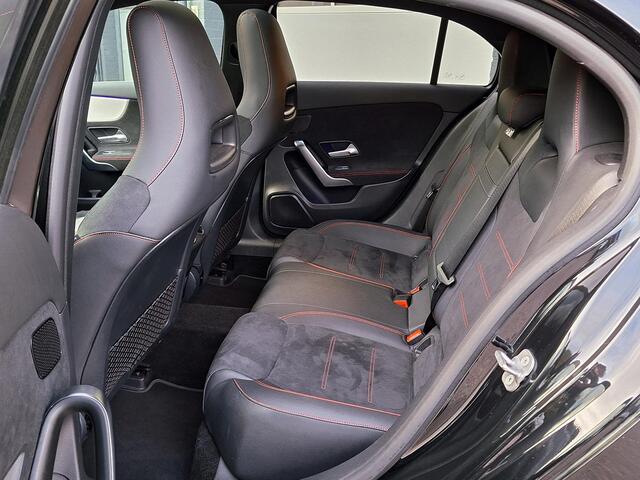 Mercedes-Benz A-KLASSE 200 AMG Line | Premium Plus | Panoramadak | 360° Camera | Memory pakket | Head-up Display | Sfeerverlichting | Keyless-GO | Multibeam LED | Dodehoekassistentie