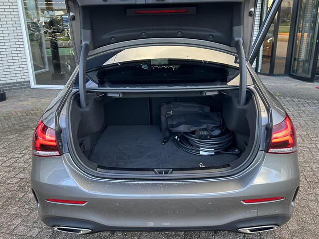 Mercedes-Benz A-KLASSE 250 e AMG Line | Trekhaak | Panoramadak | Head-up display