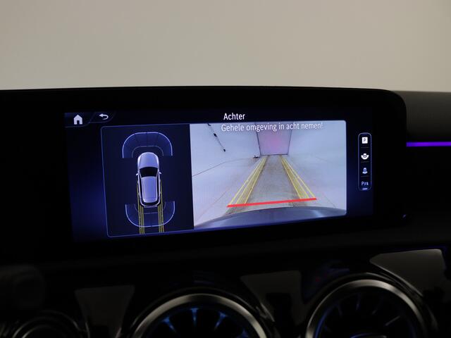 Mercedes-Benz A-KLASSE 250 e AMG Line | Nightpakket | Premium Pack | Extra USB-poorten | KEYLESS GO | Dodehoekassistent | Sfeerverlichting | Verwarmde stoelen vooraan | Parkeerpakket met achteruitrijcamera |