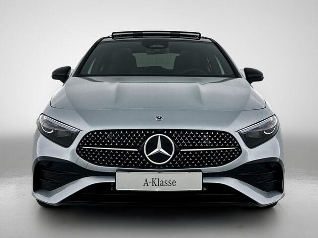 Mercedes-Benz A-KLASSE 180 Business Solution AMG | Nightpakket | Antidiefstalpakket URBAN GUARD PLUS | Smartphone Integratie | Panoramaschuifdak | MULTIBEAM LED | Stoelverwarming voor |