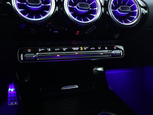 Mercedes-Benz A-KLASSE 250 e Business Solution AMG | Trekhaak | Nightpakket | parkeerpakket met achteruitrijcamera | Verwarmde stoelen vooraan | Antidiefstalpakket URBAN GUARD PLUS | KEYLESS GO-comfortpakket | Extra USB-poorten |