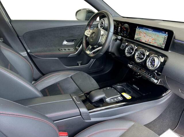 Mercedes-Benz A-KLASSE 250 e AMG Line Head-up display |Panoramadak |Keyless Entry |Distronic |Dodehoekassistent |Stoelverwarming |360 graden camera| Carplay
