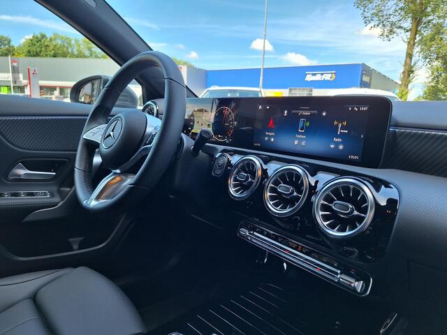Mercedes-Benz A-KLASSE 250 e Luxury Line | Panoramadak | Dodehoekassistent