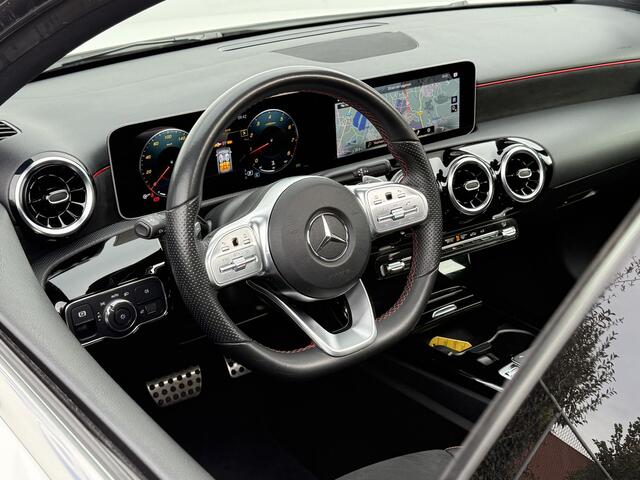Mercedes-Benz A-KLASSE 200 Business Solution AMG | Pano | Camera | LED | MBUX | 18 inch