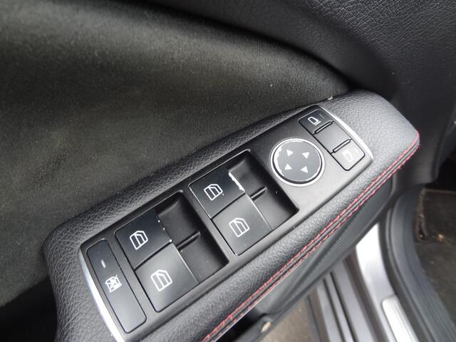 Mercedes-Benz A-KLASSE 180 | AMG Line | PANO | NAVI | SPORT STOELEN