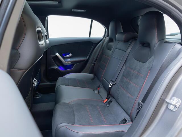 Mercedes-Benz A-KLASSE Hatchback 250 e Business Solution AMG Panorama dak