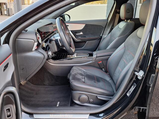 Mercedes-Benz A-KLASSE 250 e AMG Line | Premium | Night pakket | Panoramadak | Achteruitrijcamera | Stoelverwarming | Multibeam LED | Sfeerverlichting | Dodehoekassistentie | Keyless-GO