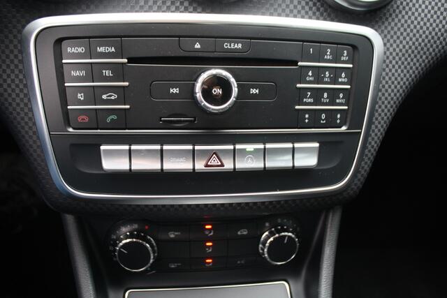 Mercedes-Benz A-KLASSE 180 d Business Solution AMG AUTOMAAT - NAVIGATIE - CAMERA - LED