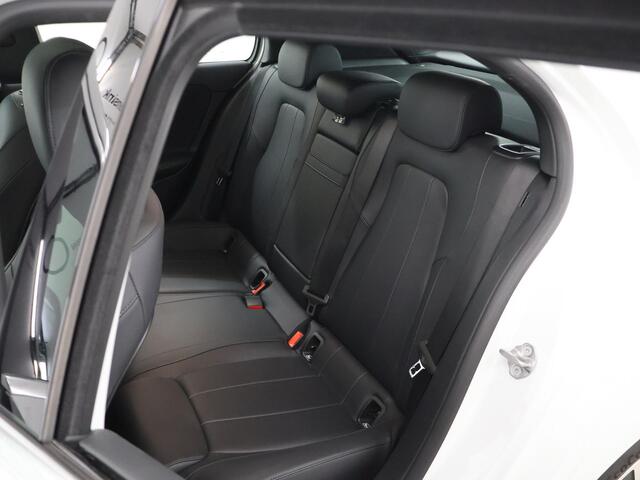 Mercedes-Benz A-KLASSE 180 Business Solution Luxury | Panoramadak | Memory | Multibeam | Keyless | Distronic |