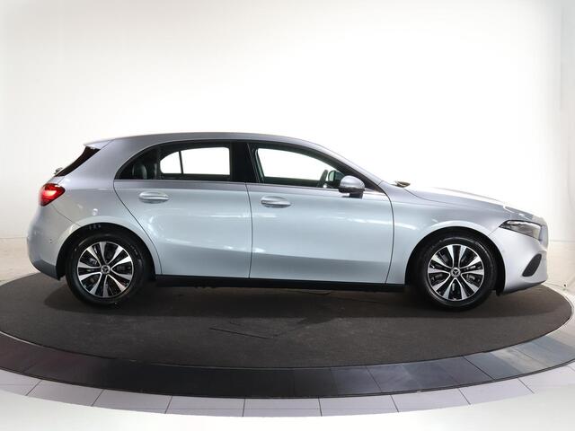 Mercedes-Benz A-KLASSE 180 Star Edition | Digitaal display | Achteruitrijcamera | Led-koplampen