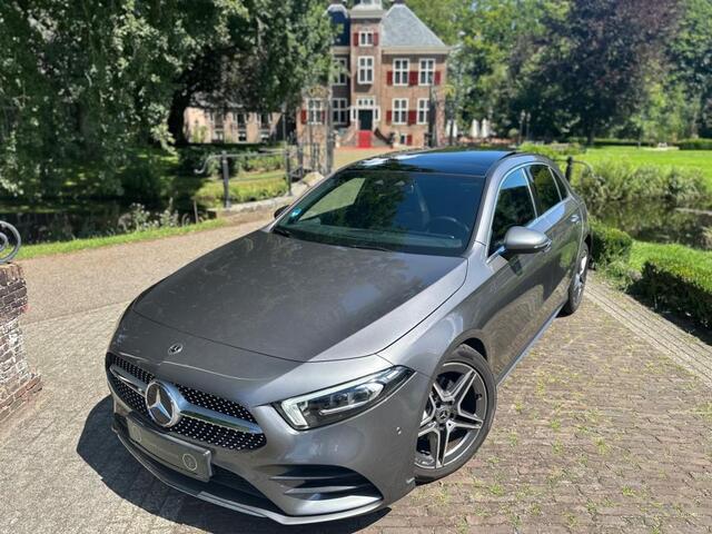 Mercedes-Benz A-KLASSE 180 | AMG | Pano | Memory | Camera | Dealer Onderhouden |