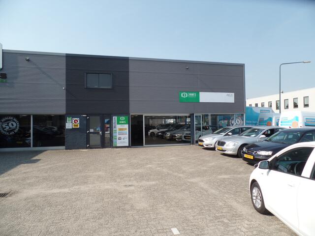 Mercedes-Benz A-KLASSE 180 Business Solution AMG Full options, Amg pakket!!, Navigatie, Achteruitrijcamera, Clima controle, Cruise controle, Stoel verwarming, Sportstoelen Alcantara/ Leder, Lm velgen Amg 18'', 37.000km!!, Nederlandse auto!! Bovag afleverpakket 695,-