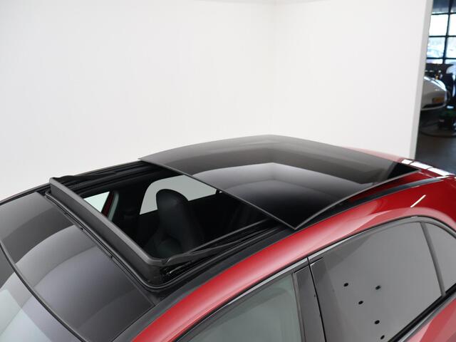 Mercedes-Benz A-KLASSE 180 AUT. AMG SPORT + PANORAMA | SFEERVERLICHTING | CAMERA | ADAPTIVE CRUISE | CARPLAY