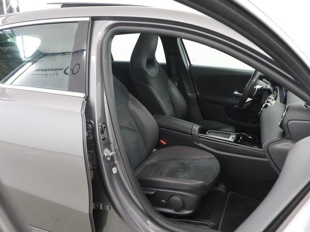 Mercedes-Benz A-KLASSE 250 e AMG Line | Panoramadak | Stoelverwarming | Achteruitrijcamera |