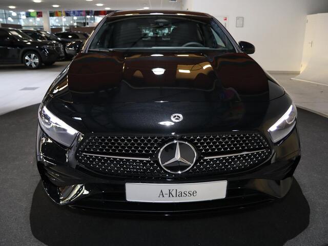 Mercedes-Benz A-KLASSE 250e Business Solution AMG | Panoramaschuifdak | Stoelverwarming | Achteruitrijcamera | MULTIBEAM LED | Nightpakket |