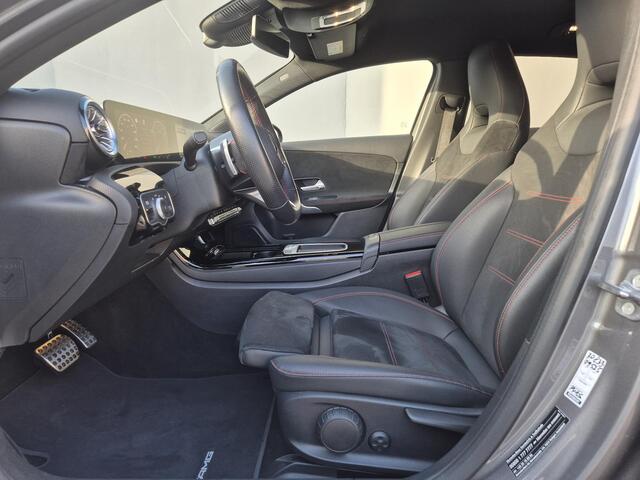 Mercedes-Benz A-KLASSE 200 AMG Line Automaat / Trekgewicht 1600 Kg / Stoelverwarming / Achteruitrijcamera / Navigatie / Keyless Entry/Start / Adaptief CC / Climate control / Parkeersensoren voor en achter /