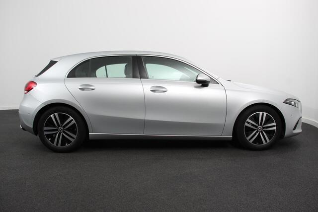 Mercedes-Benz A-KLASSE 180 Progressive 7-DCT | Navigatie | Climate Control | Virtual Cockpit | Stoelverwarming | 17" Lichtmetalen velgen | Parkeer sensoren | Cruise Control