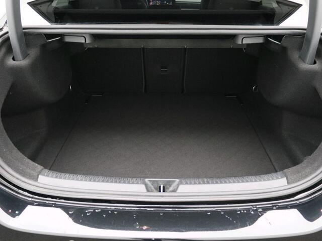 Mercedes-Benz A-KLASSE 180 Business Solution Luxury Ledkoplampen | Achteruitrijcamera | Sfeerverlichting | Spiegelpakket. Inclusief 48 maanden Mercedes-Benz Certified garantie voor Europa.