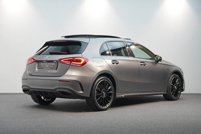 Mercedes-Benz A-KLASSE 250 e AMG MATGRIJS ? PANO ? CAMERA ? 19" ? NIGHT ? SFEER ? MBUX-HIGH END