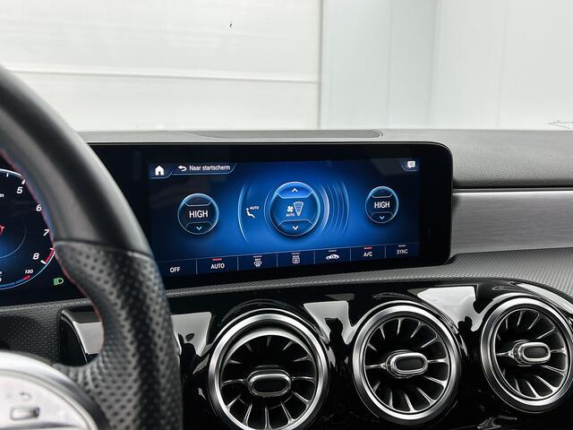 Mercedes-Benz A-KLASSE 160 Business Solution AMG Nightpakket | Trekhaak | Sfeerverlichting | Augmented Reality | Led | Parkeerpakket met Camera | Inclusief 24 maanden Mercedes-Benz Certified garantie voor Europa.