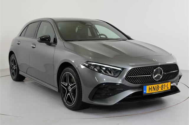 Mercedes-Benz A-KLASSE 250 e AMG Night PHEV 218 pk | Trekhaak | Camera | Stl. verw. | Sfeerverl. | Dodehoek |
