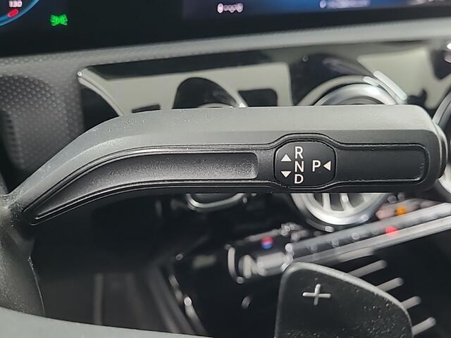 Mercedes-Benz A-KLASSE 200 Business Solution Luxury 1e-Eig. & Dealer-Onderh. BOVAG-Garantie. NL-Auto.