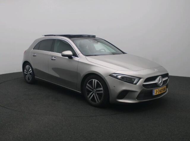 Mercedes-Benz A-KLASSE 160 Business Solution Luxury Panorama Schuif-Kanteldak | Ledkoplampen | Sfeerverlichting | Achteruitrijcamera. Inclusief 24 maanden Mercedes-Benz Certified garantie voor Europa.