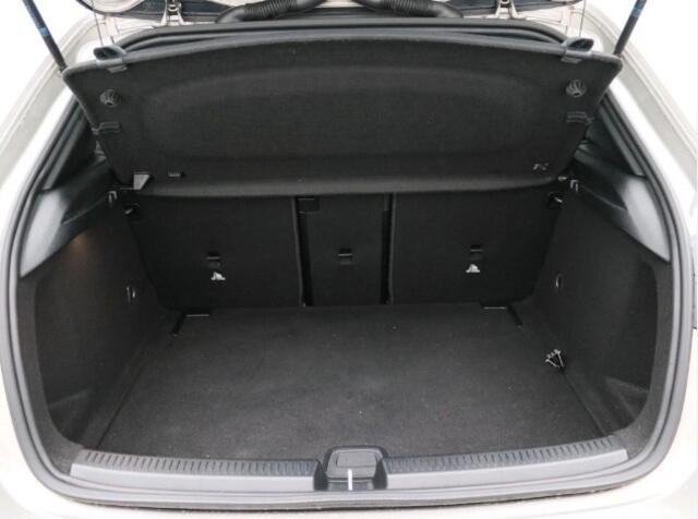 Mercedes-Benz A-KLASSE 160 Business Solution Luxury Panorama Schuif-Kanteldak | Ledkoplampen | Sfeerverlichting | Achteruitrijcamera. Inclusief 24 maanden Mercedes-Benz Certified garantie voor Europa.