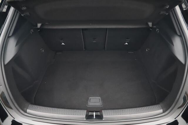 Mercedes-Benz A-KLASSE 160 Advantage Widescreen Full LED Sportstoelen Navigatie Camera Clima Cruise Carplay android 17 inch LMV Lane Assist Parkeersensor