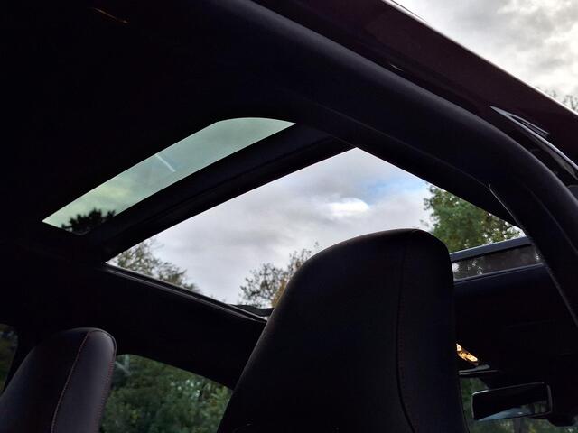 Mercedes-Benz A-KLASSE 200 AMG Line | Premium Plus | Panoramadak | 360° Camera | Memory pakket | Head-up Display | Sfeerverlichting | Keyless-GO | Multibeam LED | Dodehoekassistentie