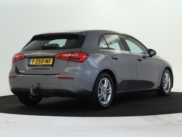 Mercedes-Benz A-KLASSE 180 Style Advantage | Trekhaak | Parkeerpakket met Camera | Navigatie | Cruise Controle | Inclusief 12 Maanden Garantie