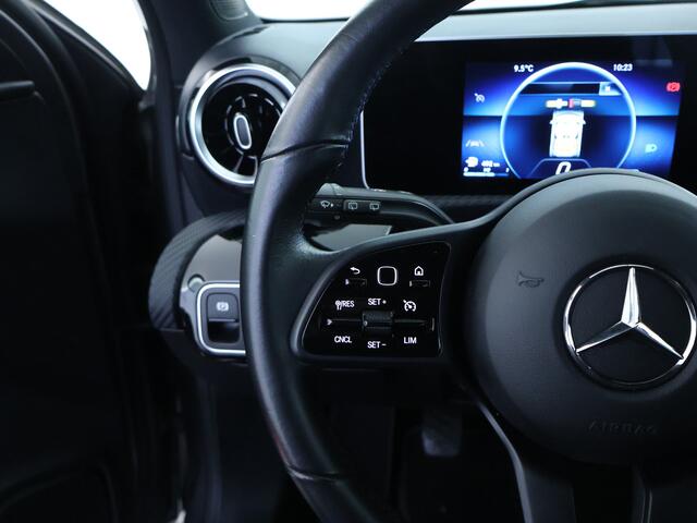 Mercedes-Benz A-KLASSE 180 Style Advantage | Trekhaak | Parkeerpakket met Camera | Navigatie | Cruise Controle | Inclusief 12 Maanden Garantie