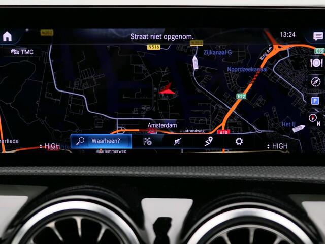 Mercedes-Benz A-KLASSE 160 Business Solution Luxury Led Lights | Apple CarPlay | Achteruitrijcamera | Stoelverwarming Voor | Spiegelpakket. Inclusief 24 maanden MB Certified garantie voor Europa.
