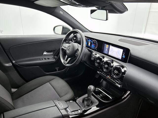 Mercedes-Benz A-KLASSE 160 Business Solution | Parkeerpakket met Camera | Ledkoplampen | Navigatie | Stoelverwarming | Inclusief 24 maanden Mercedes-Benz Certified garantie voor Europa.