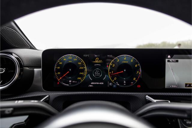 Mercedes-Benz A-KLASSE AMG 35 4MATIC | Pano | 19" | Camera